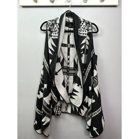 Cejon Open Front Vest Shawl Womens Small Black Gray Knit Southwestern Cape - Picture 1 of 7